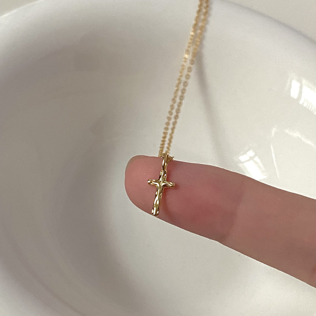 925 Sterling Silver Cross Necklace | 18K Gold Hammer Pattern Minimalist Clavicle Chain