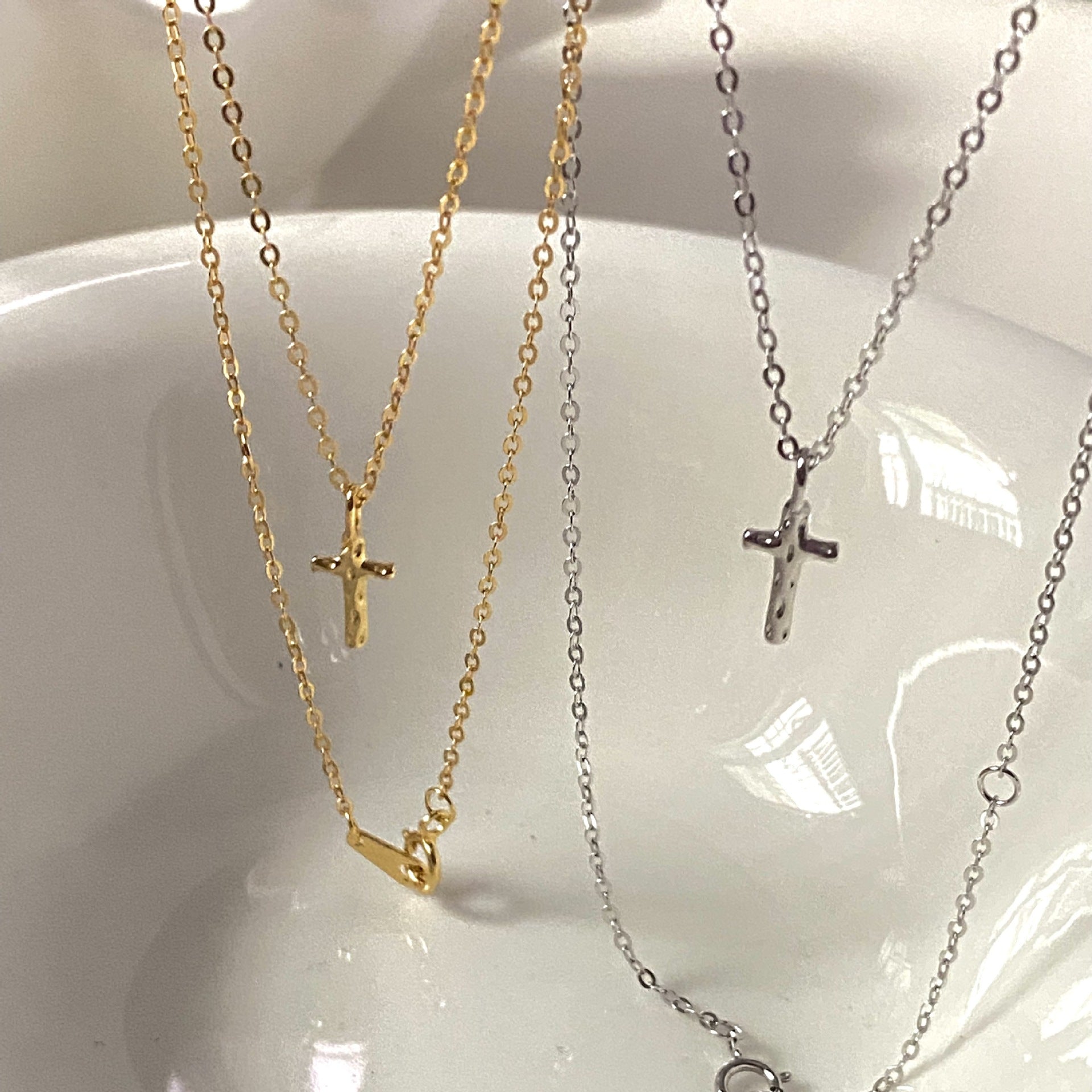 925 Sterling Silver Cross Necklace | 18K Gold Hammer Pattern Minimalist Clavicle Chain